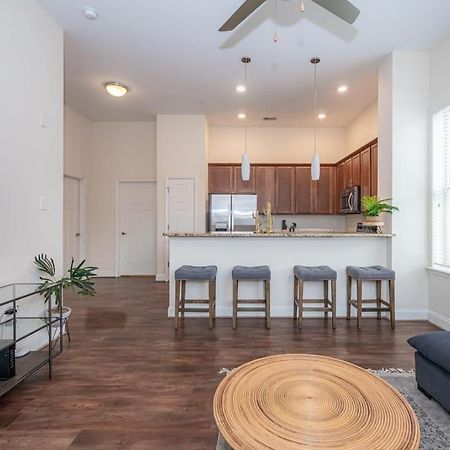 Laid Back 1Br W Comfy Living Room And Bar Charlotte Exterior foto